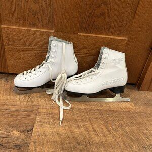 Lake Placid woman's ice skates, size 5